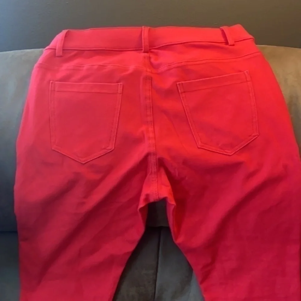 Brand New Yelete Red Skinny Capri Jeggings! - Picture 3 of 4